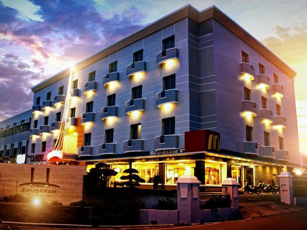 Hotel Anugerah Palembang Esterno foto