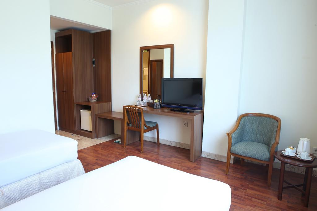 Hotel Anugerah Palembang Esterno foto