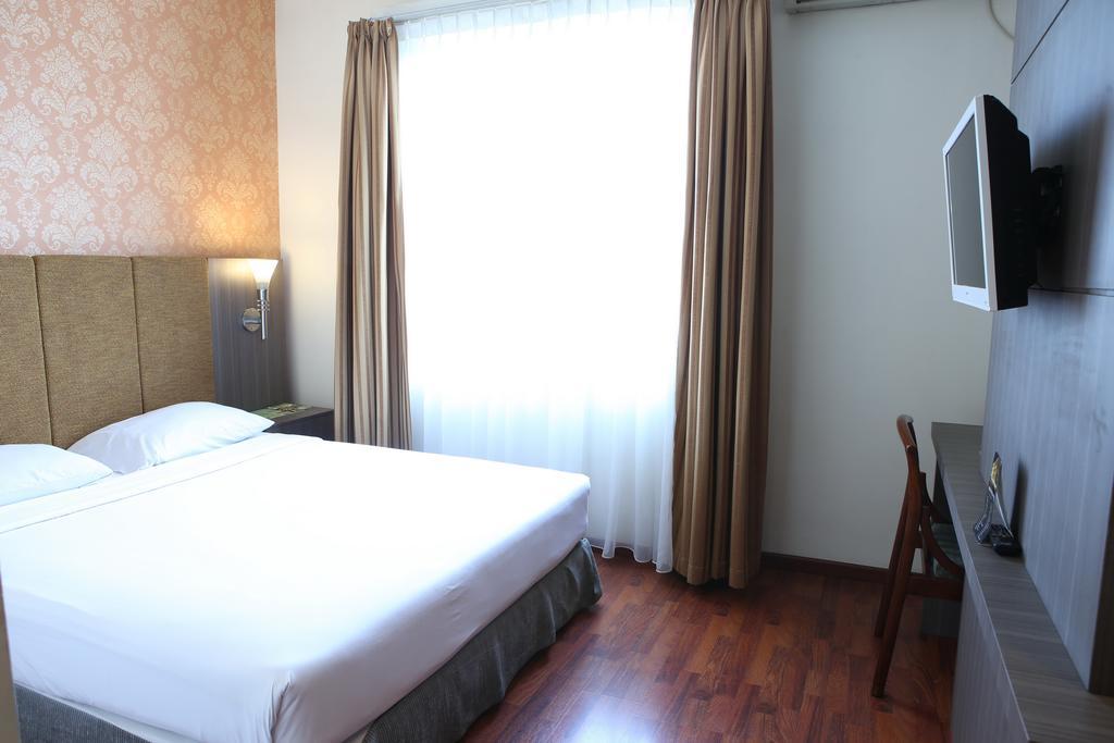 Hotel Anugerah Palembang Esterno foto