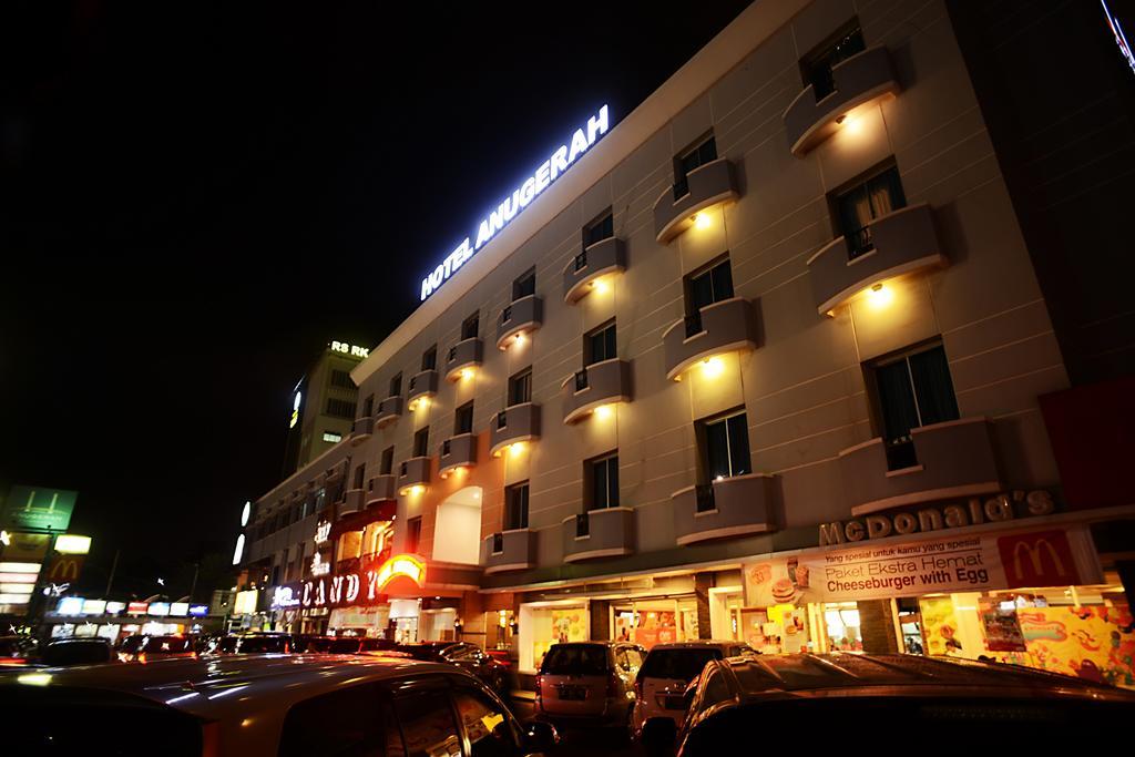 Hotel Anugerah Palembang Esterno foto