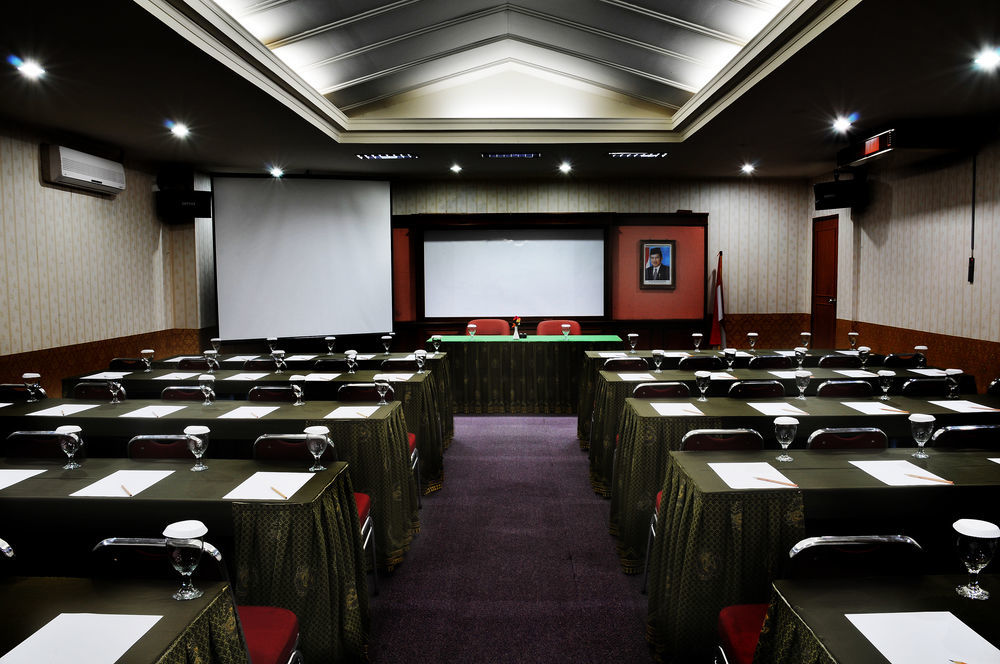 Hotel Anugerah Palembang Esterno foto