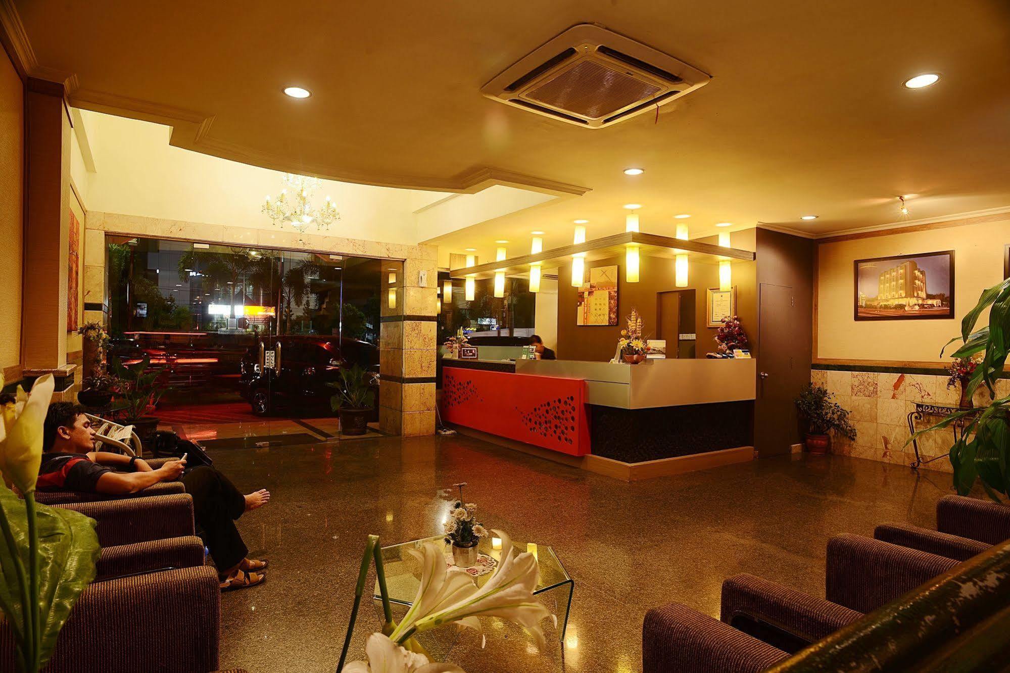 Hotel Anugerah Palembang Esterno foto