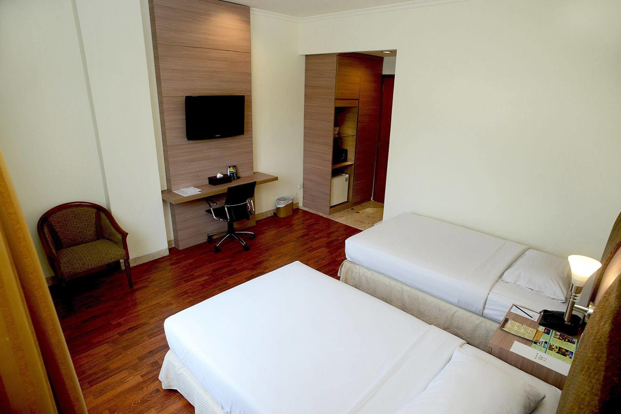 Hotel Anugerah Palembang Esterno foto