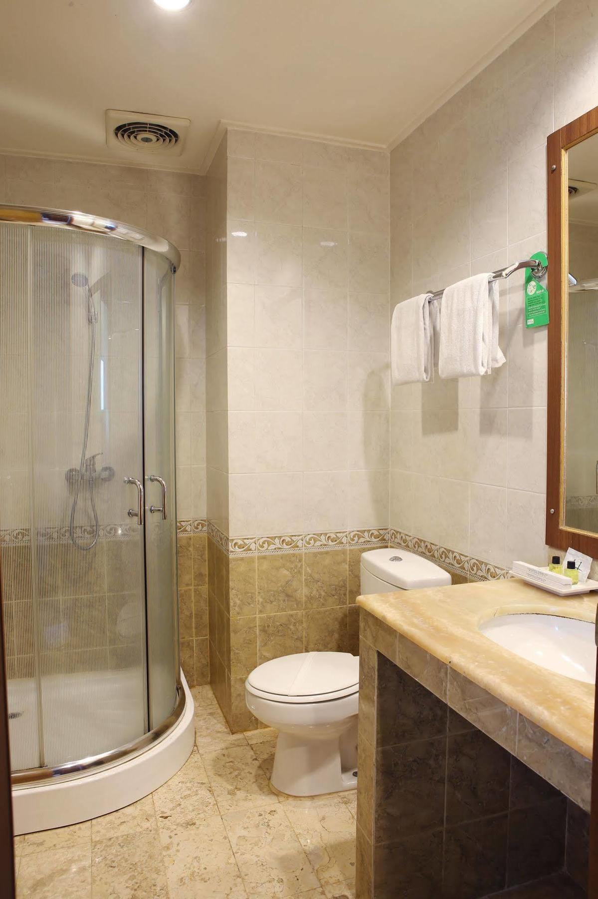 Hotel Anugerah Palembang Esterno foto