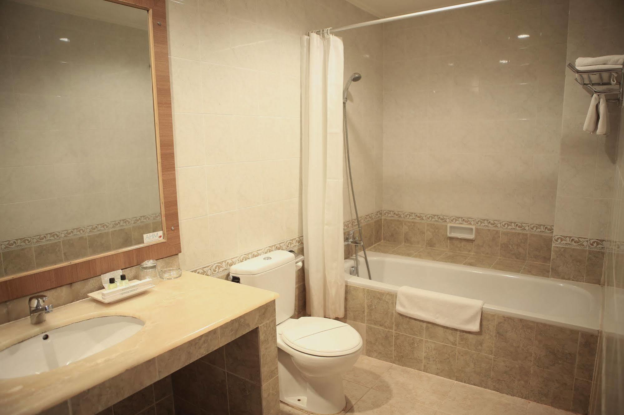 Hotel Anugerah Palembang Esterno foto