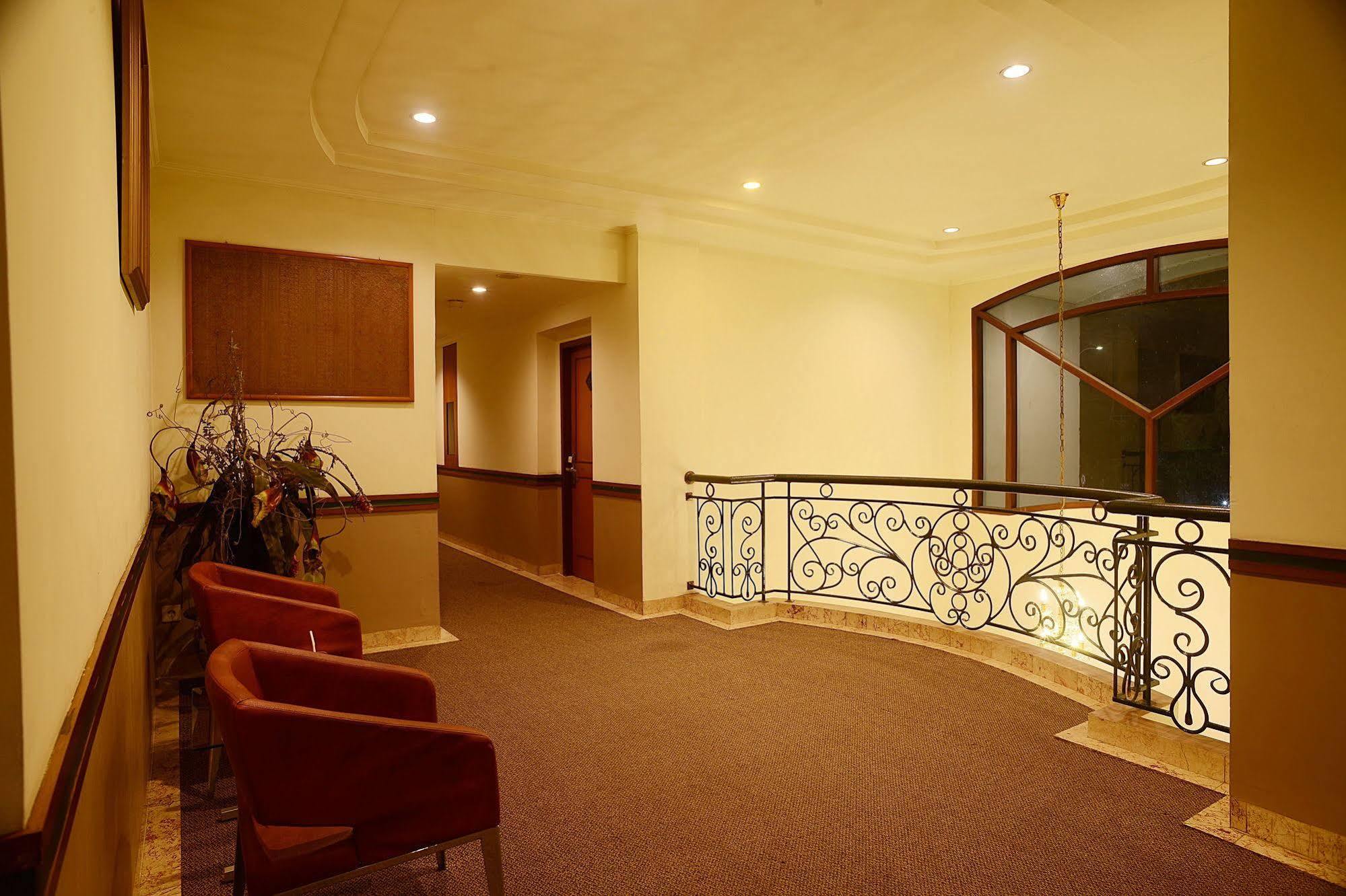 Hotel Anugerah Palembang Esterno foto